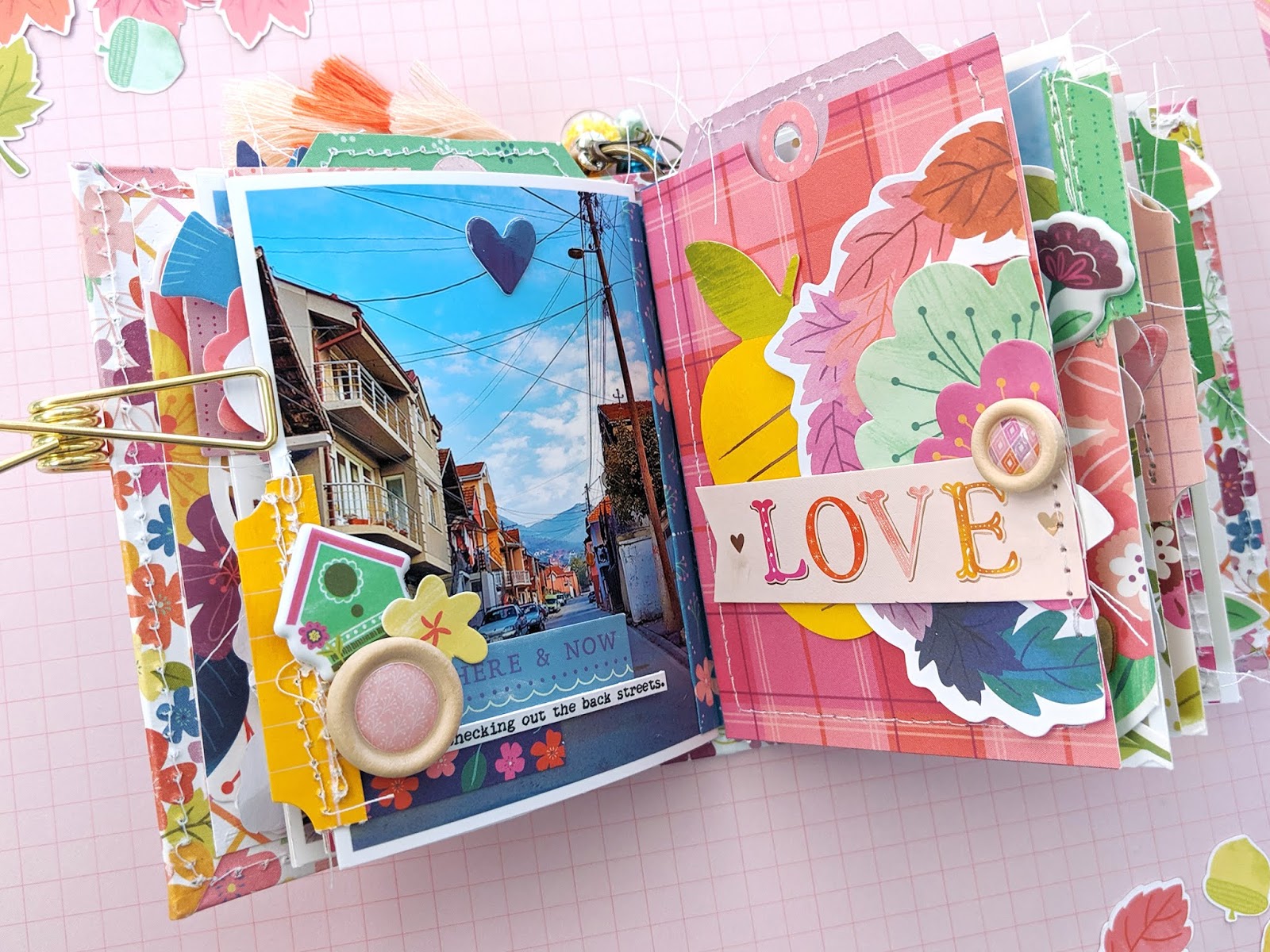 Love Mini Scrapbook Album - Tutorial 