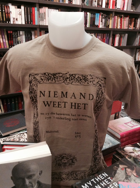 T-shirt gespot bij 
Boekhandel Hijman en Arends B.V., Grote Oord 15, 6811 GA Arnhem