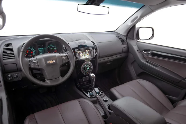 Chevrolet S-10 2016 High Country - interior