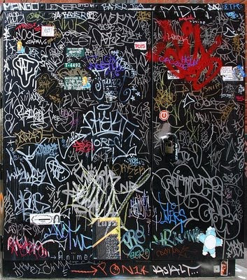 graffiti_alphabet_black_wall