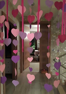 Ideias de decoração para o dia dos namorados cortinas de corações de papel