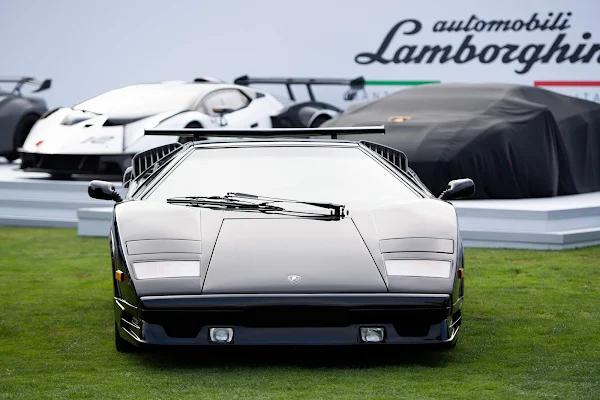 Lamborghini Countach é apresentado oficialmente nos EUA