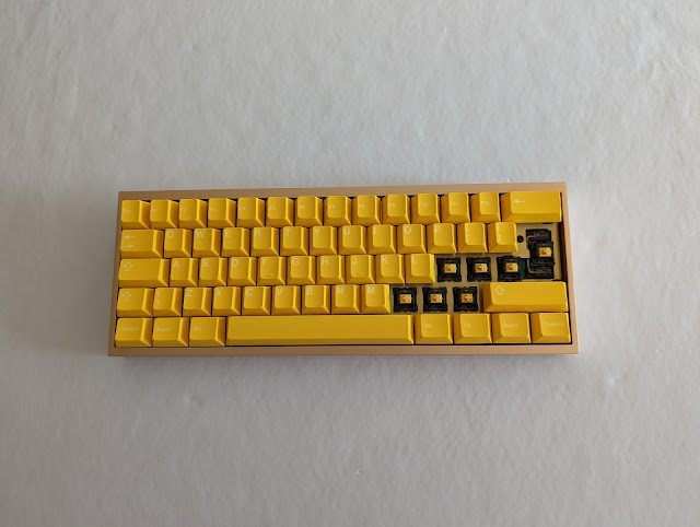 GMK Honey - montar teclado custom dorado 60%