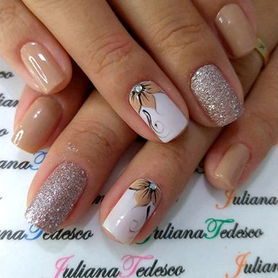 unhas deoradas com esmalte nude