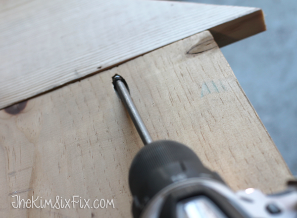 Screwing pocket holes