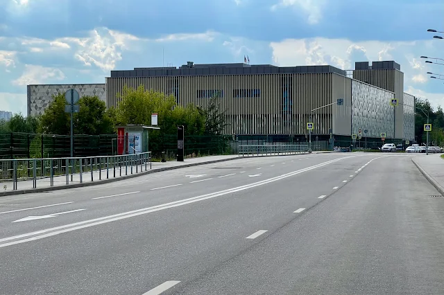 улица Спортивной Авиации, бывшее Тушинское аэрополе, спортивный комплекс «Чкалов Арена» (построен в 2021 году)