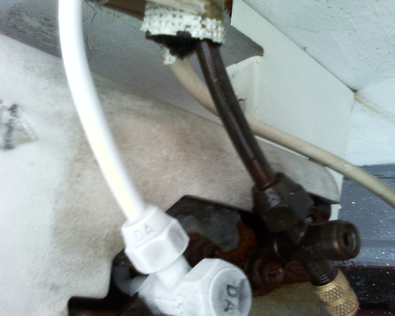 Isi Freon AC