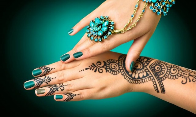 gambar henna tangan