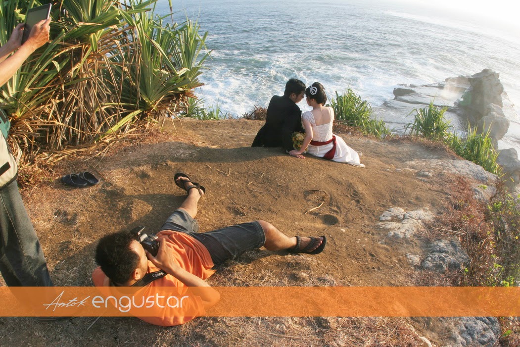 Paket Photo PreWedding di Pantai Klayar  Prewedding Solo 