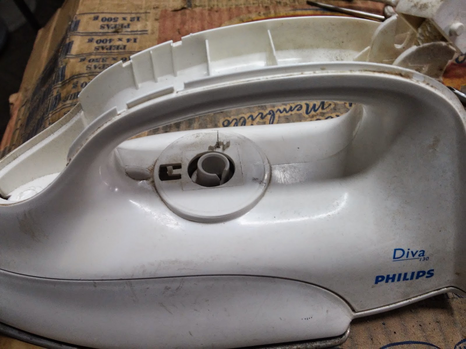 Reparar plancha Philips diva 130
