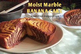 Moist Marble Banana Cake Recipe @ treatntrick.blogspot.com