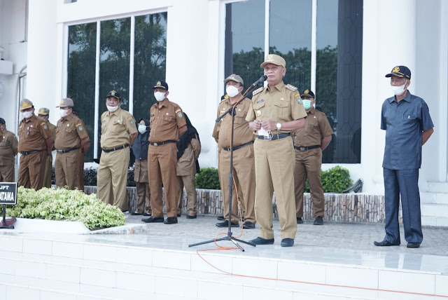 Bupati Asahan Memimpin Apel Gabungan Hari Pertama Masuk Kerja Setelah Libur Hari Raya Idul Fitri 1443 H