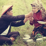 Bahagiakanlah Hati Istrimu, Maka Rejeki Akan Mengejarmu, Para Suami Bacalah