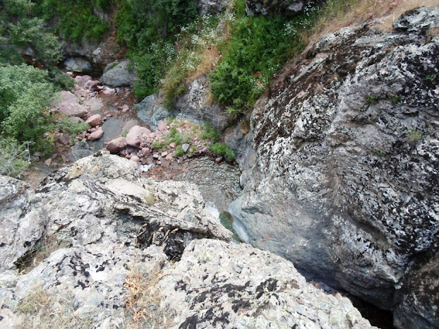 Поход-квест - водопад в Гусгарфе, ущелье Варзоб, горы Таджикистана