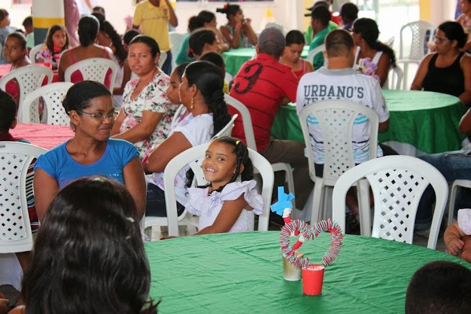 Papai Noel surpreendeu crianças do Núcleo de Educação Especial de Araci