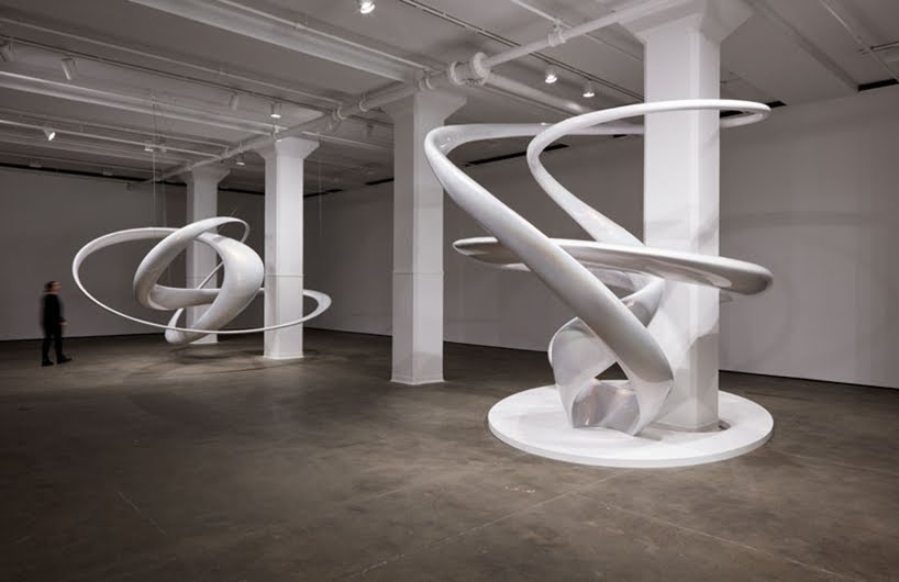 Invisible Dimension: La nueva instalación de esculturas de la artista japonesa Mariko Mori