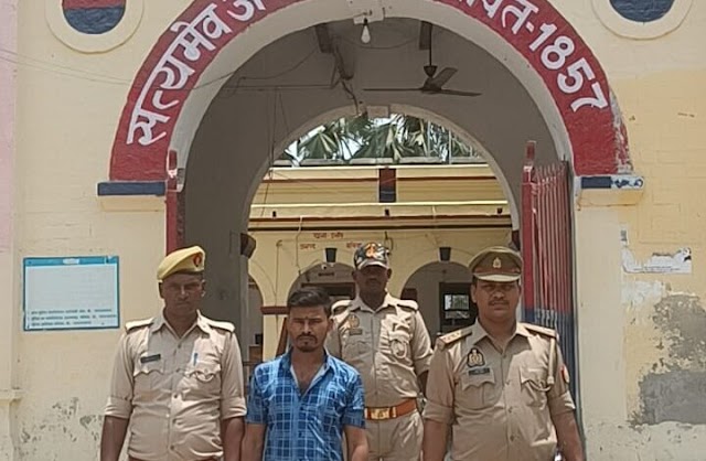  गोरखपुर से चोरी की आटो के साथ अभियुक्त गिरफ्तार 