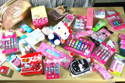 Giveaway: Lipgloss Love Affair's The Super Duper Hello Kitty Giveaway