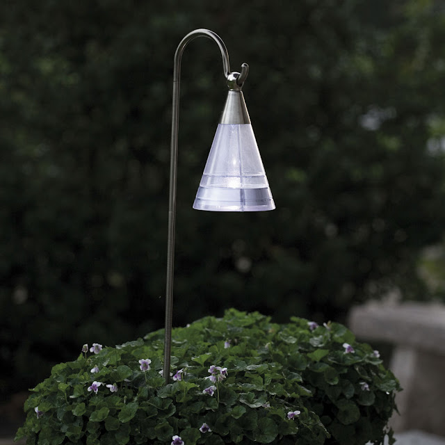 Advanced Gardening Products For Your Home Garden LED Garden Lamps 02