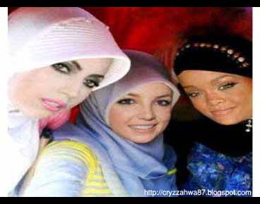 Lady Gaga, Britney Spears dan Rihanna Pake Kerudung