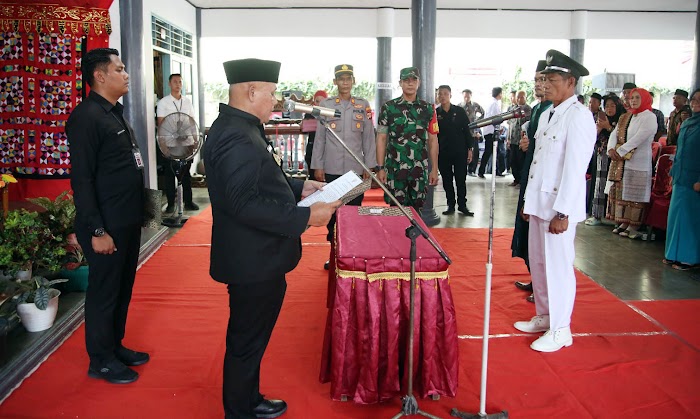 Dilantik Bupati, Syarifuddin Lana Jabat Kades Kecapi Gantikan Almarhum Ridwan 