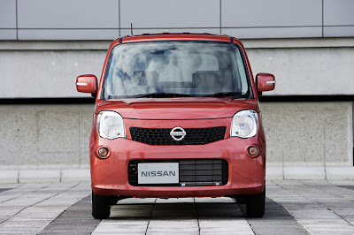 nissan moco front view