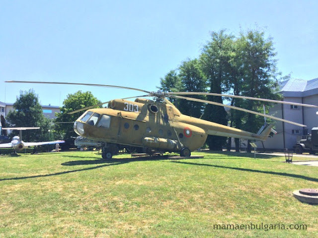 Helicóptero MI-2 Museo Militar de Sofía