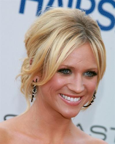 Brittany Snow  Hairstyles Photos TPtkr