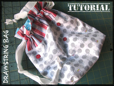 http://peixe-aranha.blogspot.pt/2011/11/drawstring-bag-tutorial-em-portugues.html