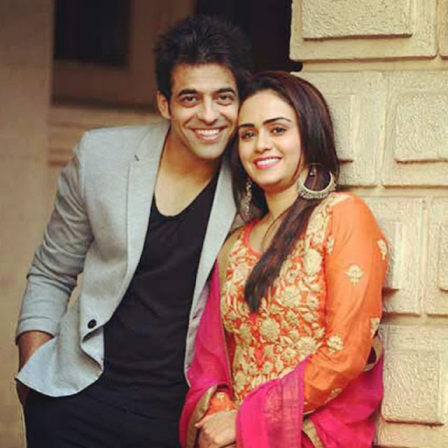 Himmanshoo Malhotra & Amruta Khanvilkar Couple Wallpaper Download