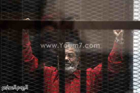 بالصور لأول مرة الرئيس مرسى ببدلة الاعدام 