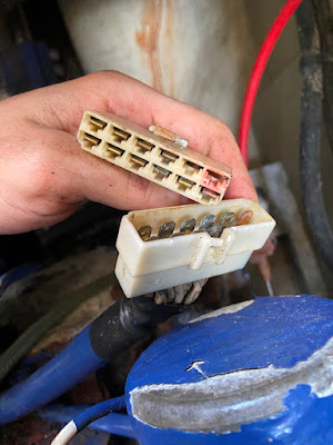Checking and renewing cable connections