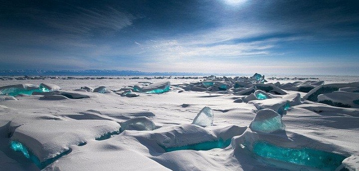 Ancaman Menakutkan di Balik Munculnya Danau Biru di Antartika