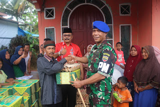 Dandenpom I/4 Padang Berbagi 500 Paket Ramadhan Penuh Berkah Bagi Warga Korban Bencana Alam Gempa Bumi Malampah