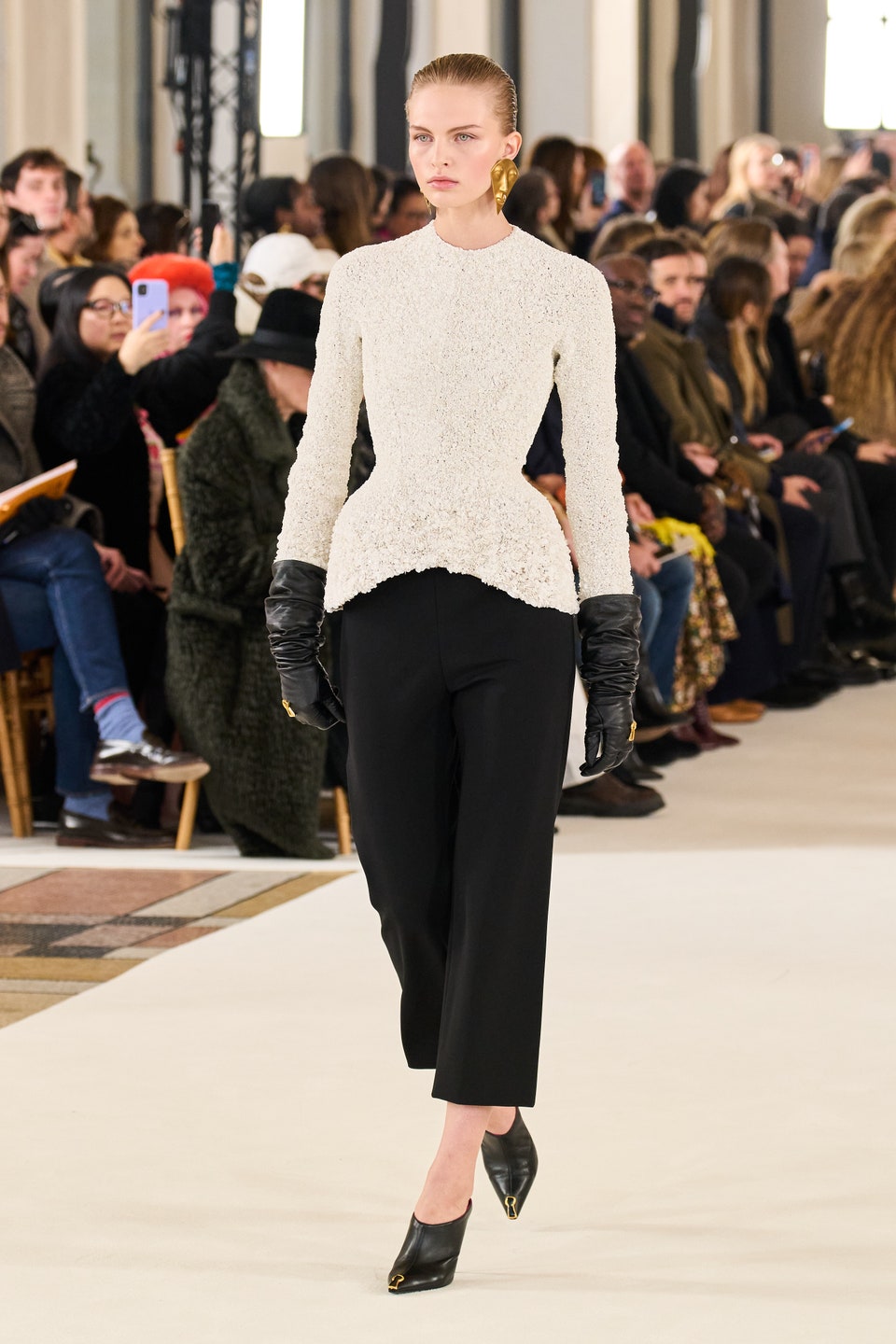 Schiaparelli SPRING 2023 COUTURE COLLECTION.