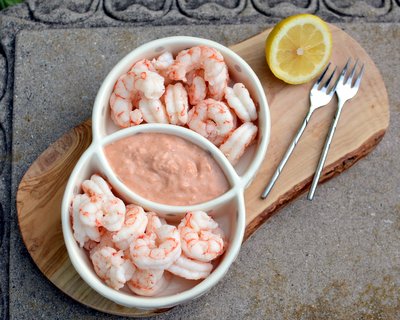 Five-Minute Shrimp Cocktail Sauce ♥ KitchenParade.com. An easy DIY, just six ingredients, mixed to taste, sized to use.