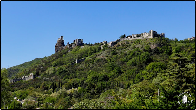 ROCHEMAURE (07) - Château-fort et village fortifié