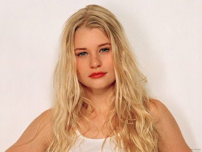 emilie de ravin wallpapers