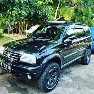 Foto \Suzuki Grand Escudo XL7 warna hitam