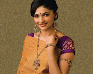 Prachi Desai in saree