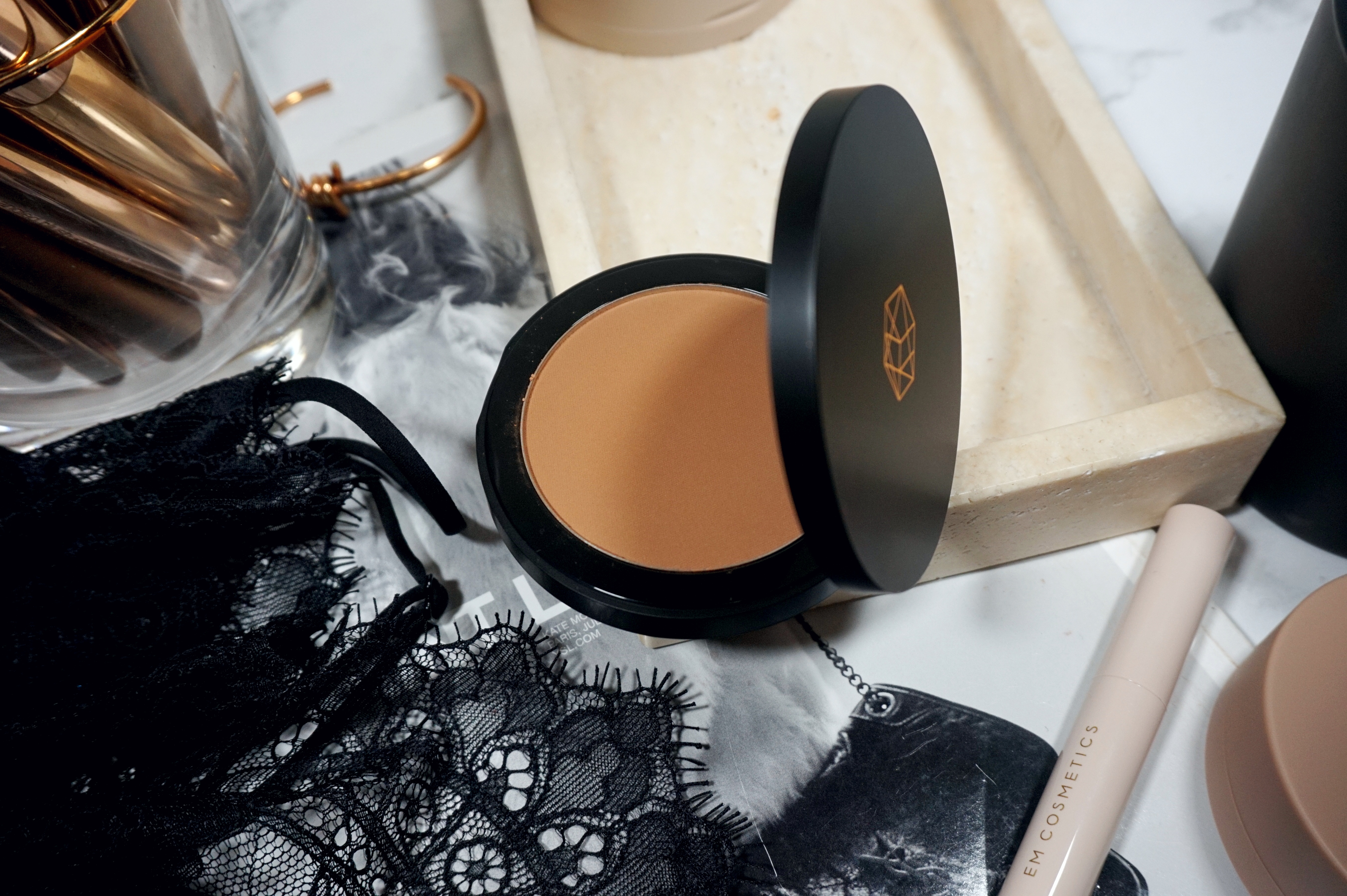 Em Cosmetics Corselette Sculpting Powder Bronzer Review and Swatches