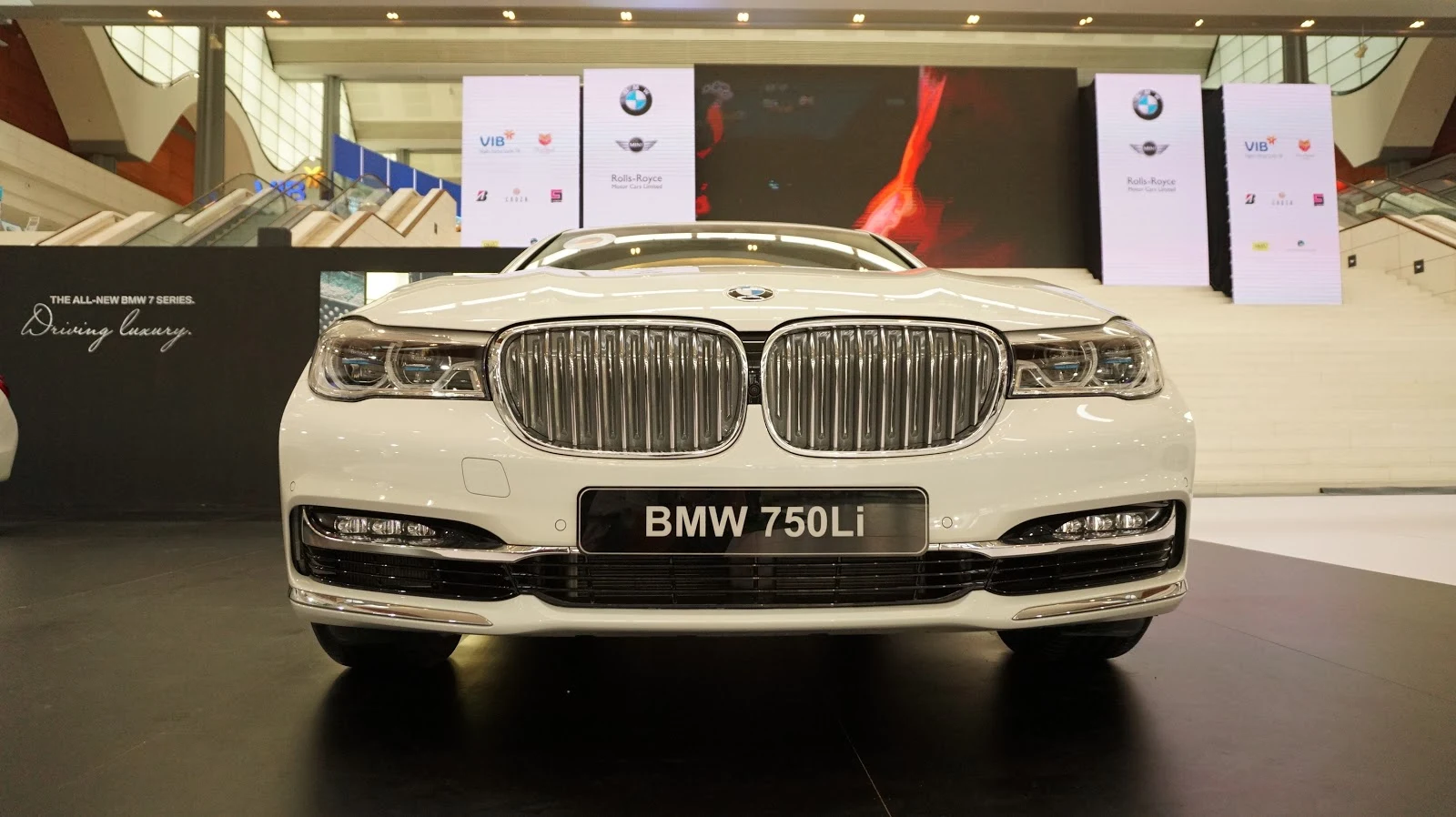 BMW 750Li & BMW 740L