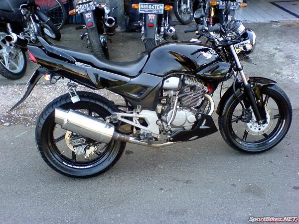 Motorcycle Review s Honda Tiger 200cc