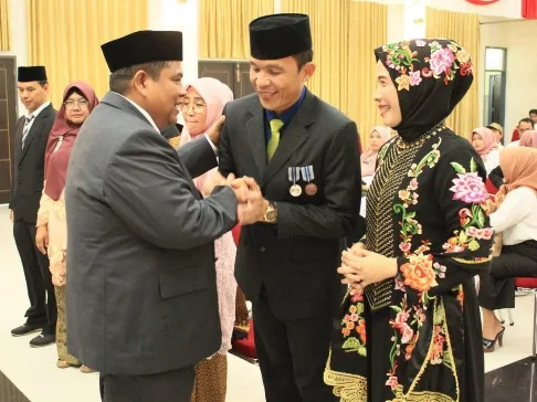 Bupati Padang Pariaman Lantik Indra Utama Jadi Kadisdukcapil