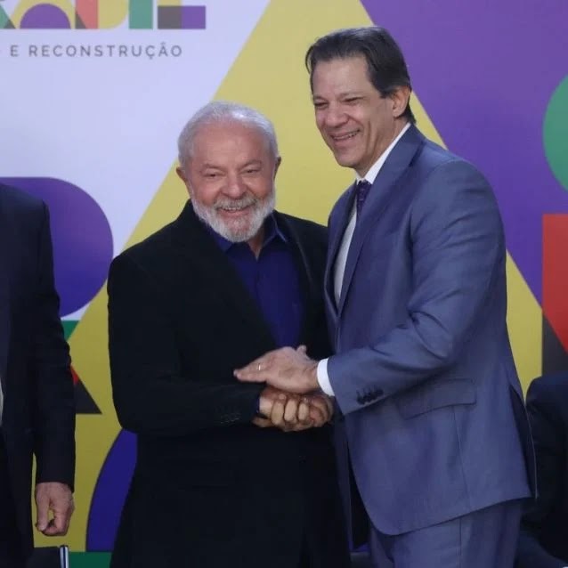 Governo Lula quer taxar refrigerante, vinho e cerveja