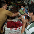 Wali Kota Medan dan Gubernur Bagikan Masker, Hand sanitizer di Pasar Tradisional