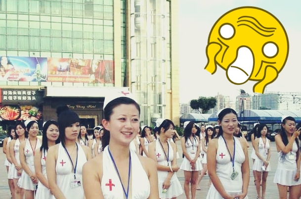 Perawat Di Cina Ini Tugasnya Untuk Menyusui..Bukan Anak-anak, Melainkan Orang Dewasa! Lihat Aksinya
