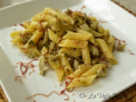 mezze  penne con carciofi e sfilacci di cavallo