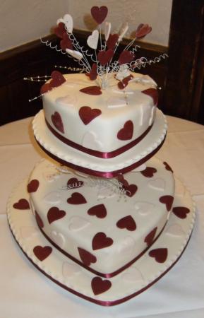 Heart Shaped Wedding Cakes on Wedding Cakes Pictures  Heart Shaped Wedding Cakes