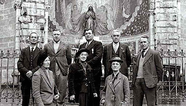 John Traynor na sua última visita a Lourdes (no centro) 1940